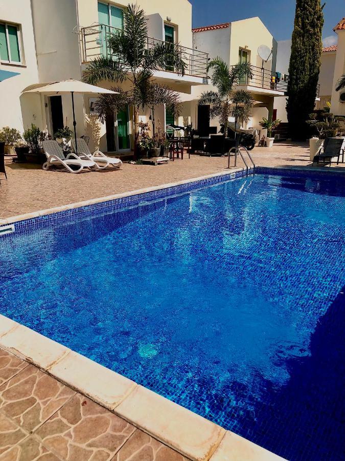 Estia Luxury Maisonette Paphos Bagian luar foto