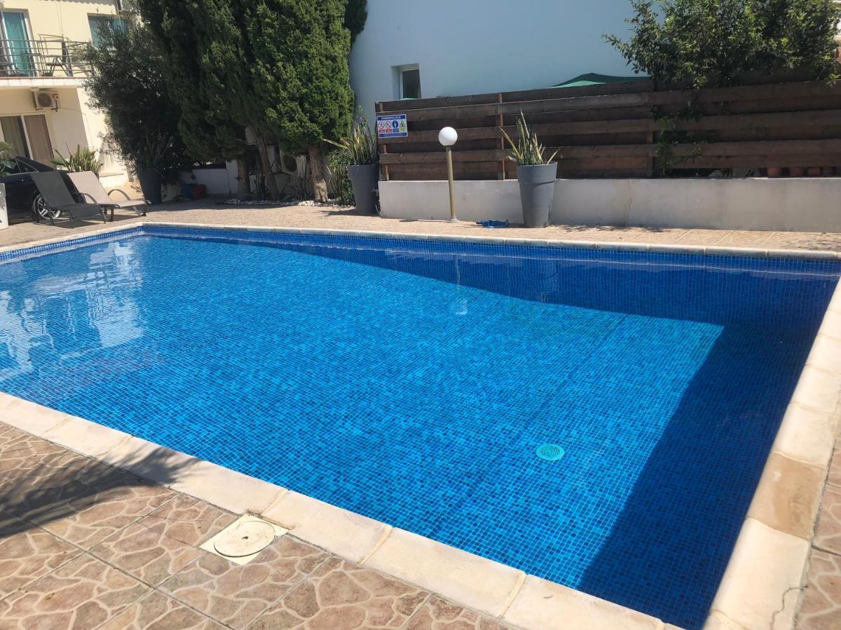 Estia Luxury Maisonette Paphos Bagian luar foto