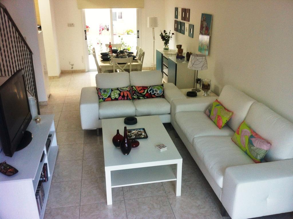Estia Luxury Maisonette Paphos Ruang foto
