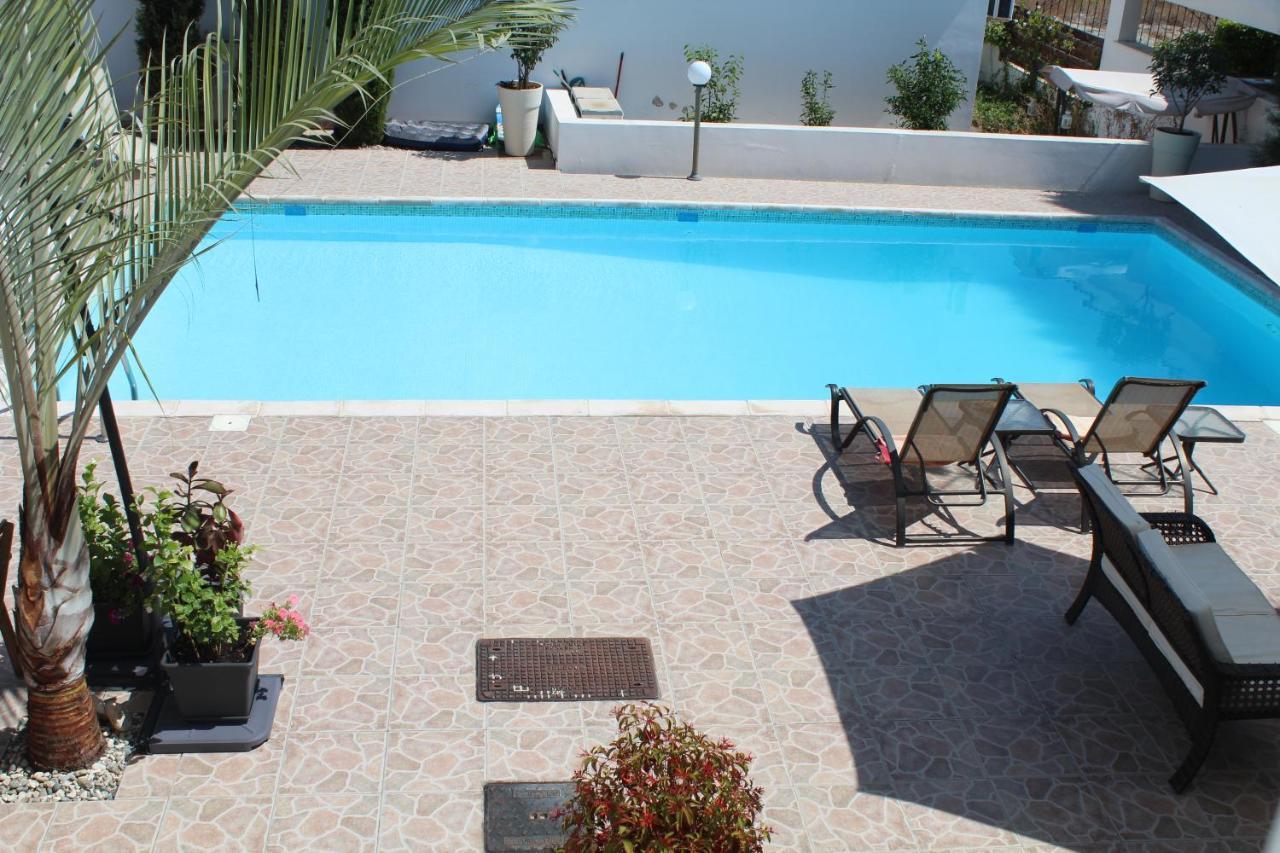 Estia Luxury Maisonette Paphos Bagian luar foto